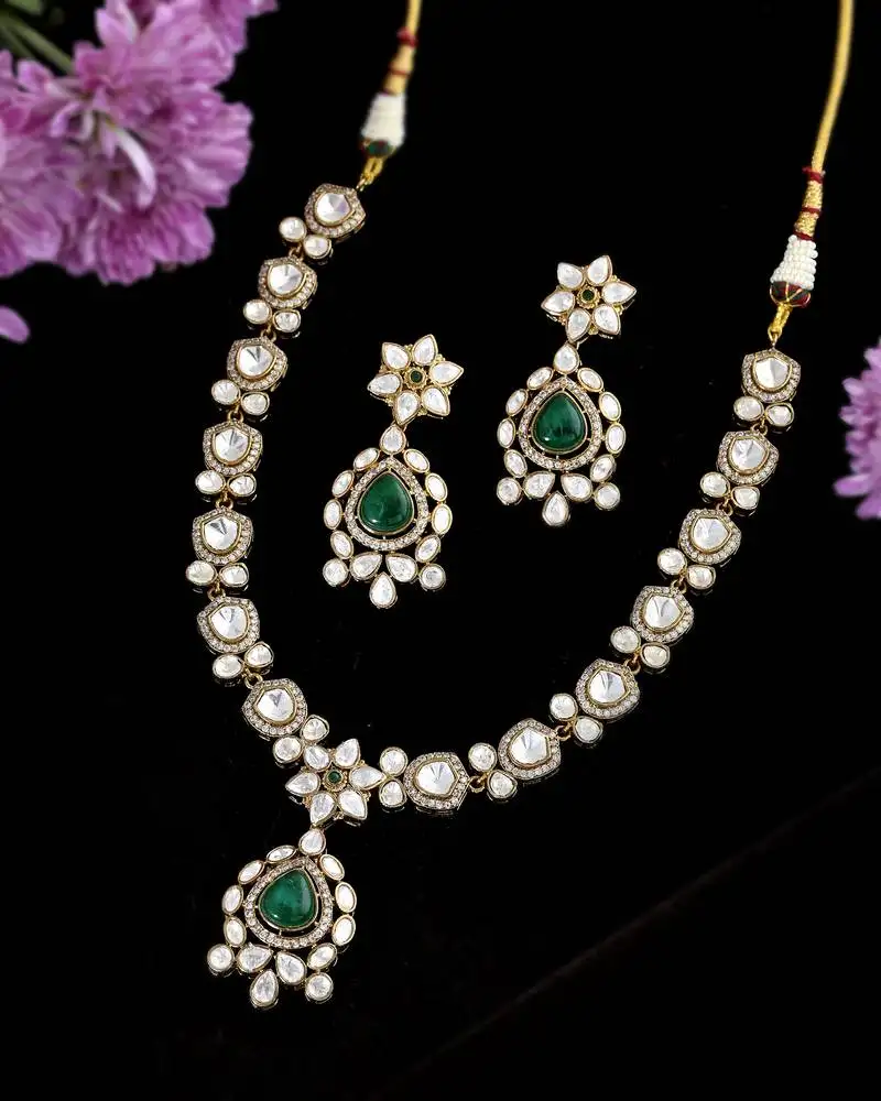Royal kundan & emerald bridal jewelry set