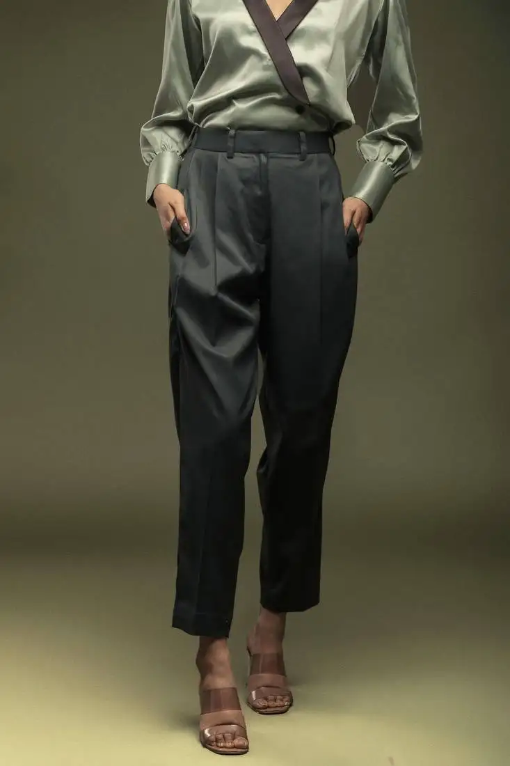 Dark green double pleated trouser