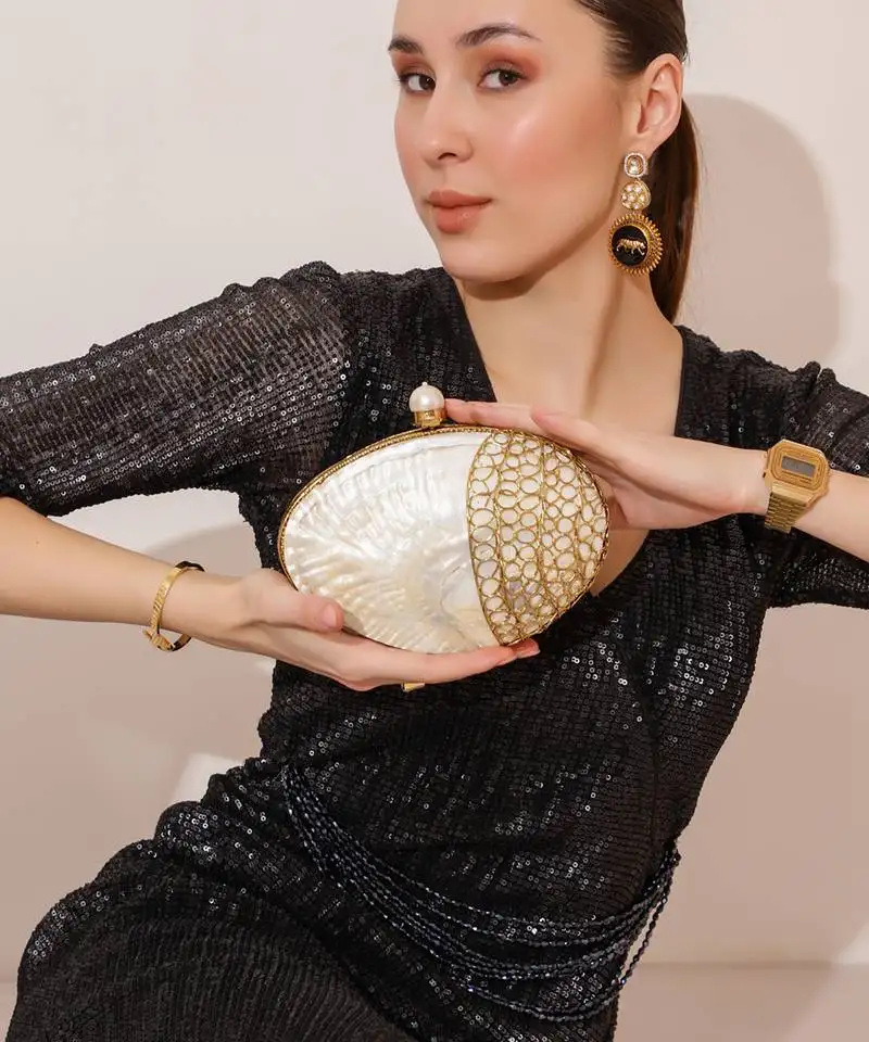 Gold clutch with removeable chain strap