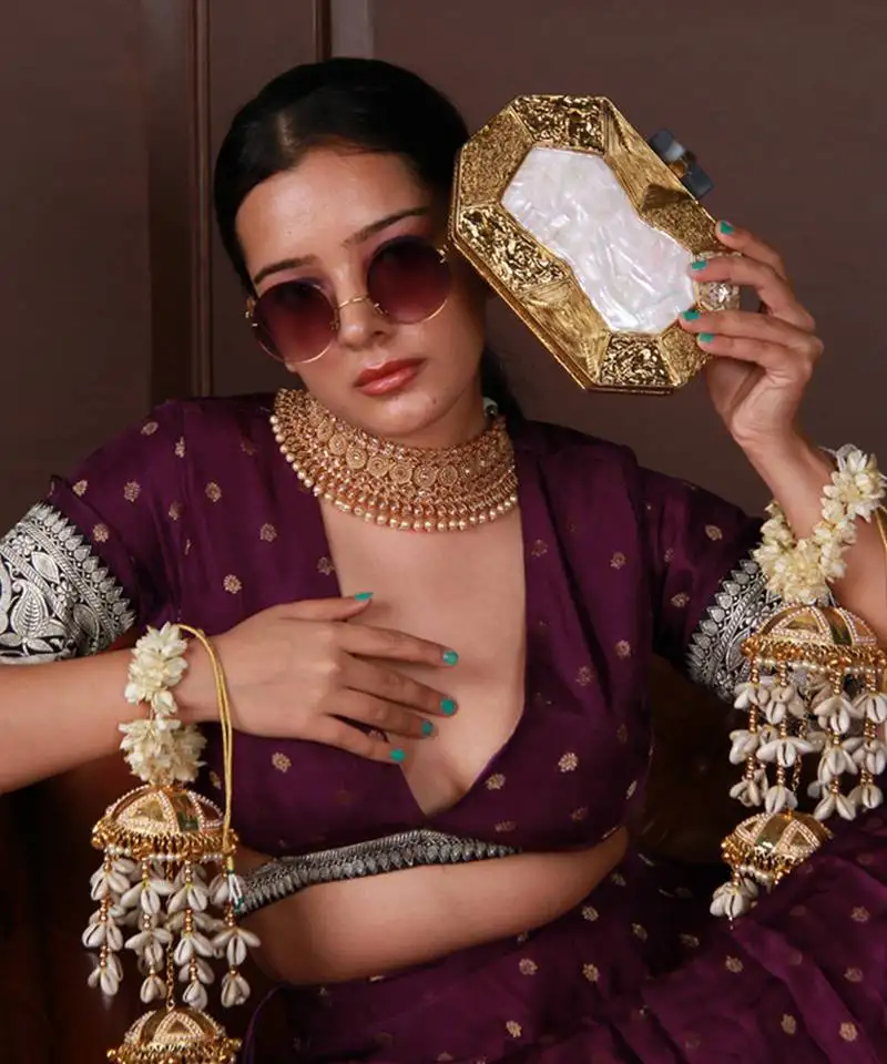 Gold brass clutch with detachable chain