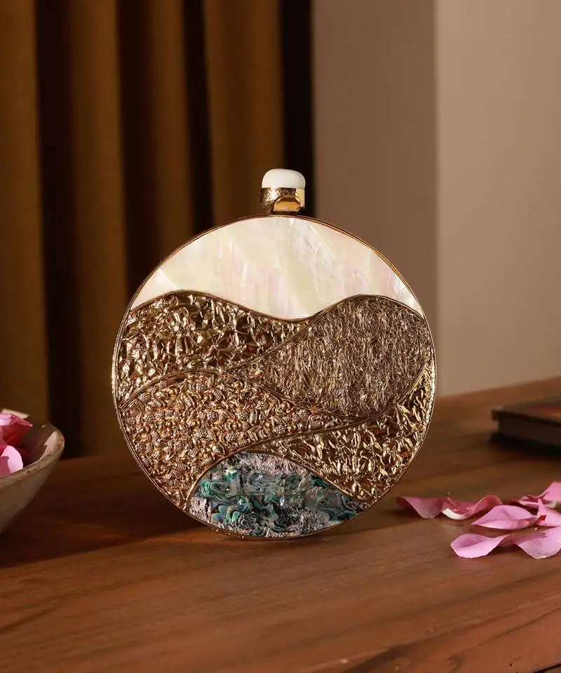 Gold clutch with detachable chain