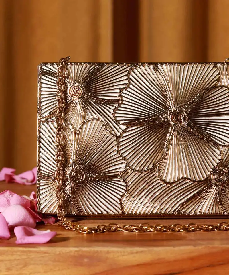 Gold clutch with removable chain