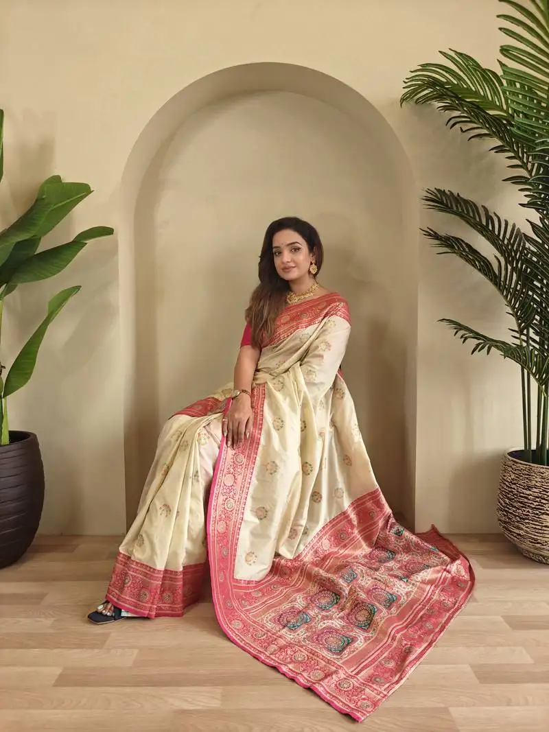 White banarasi silk blend saree with zari weaving meenakari design