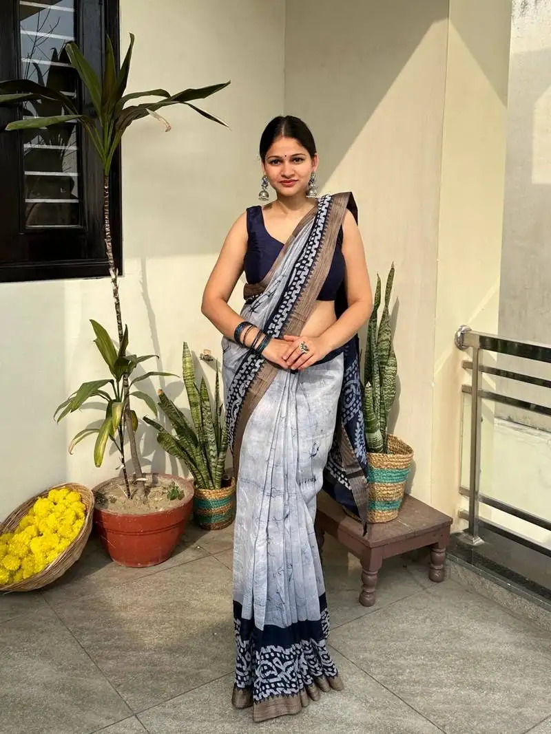 Blue batik work pure chanderi silk maheshwari border saree with blouse piece