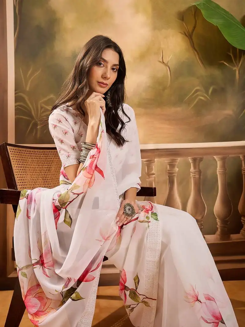 Women's white georgette printed saree with unstitched blouse piece