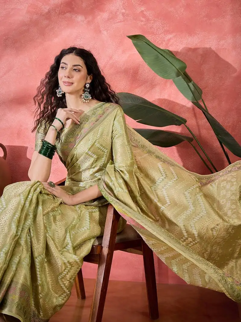 Women's pista silk rangkat bandhani work saree with unstitched blouse piece