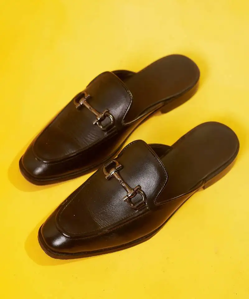 Black leather solid mules