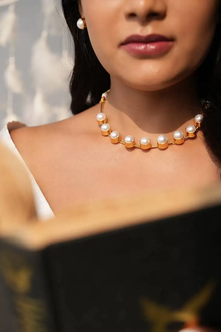 Semi-precious pearl necklace set