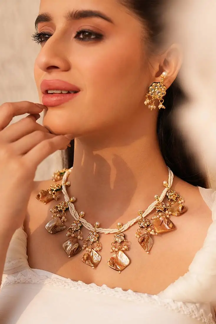 Floral grace mother of pearl necklace set