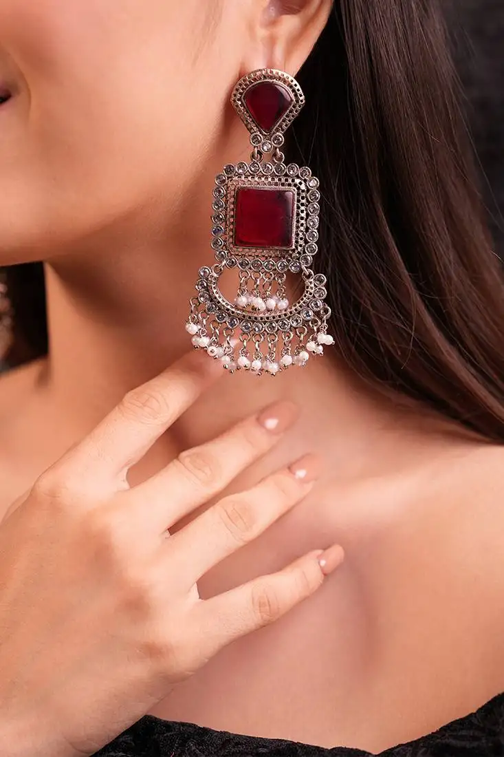 Red stone dangle earrings