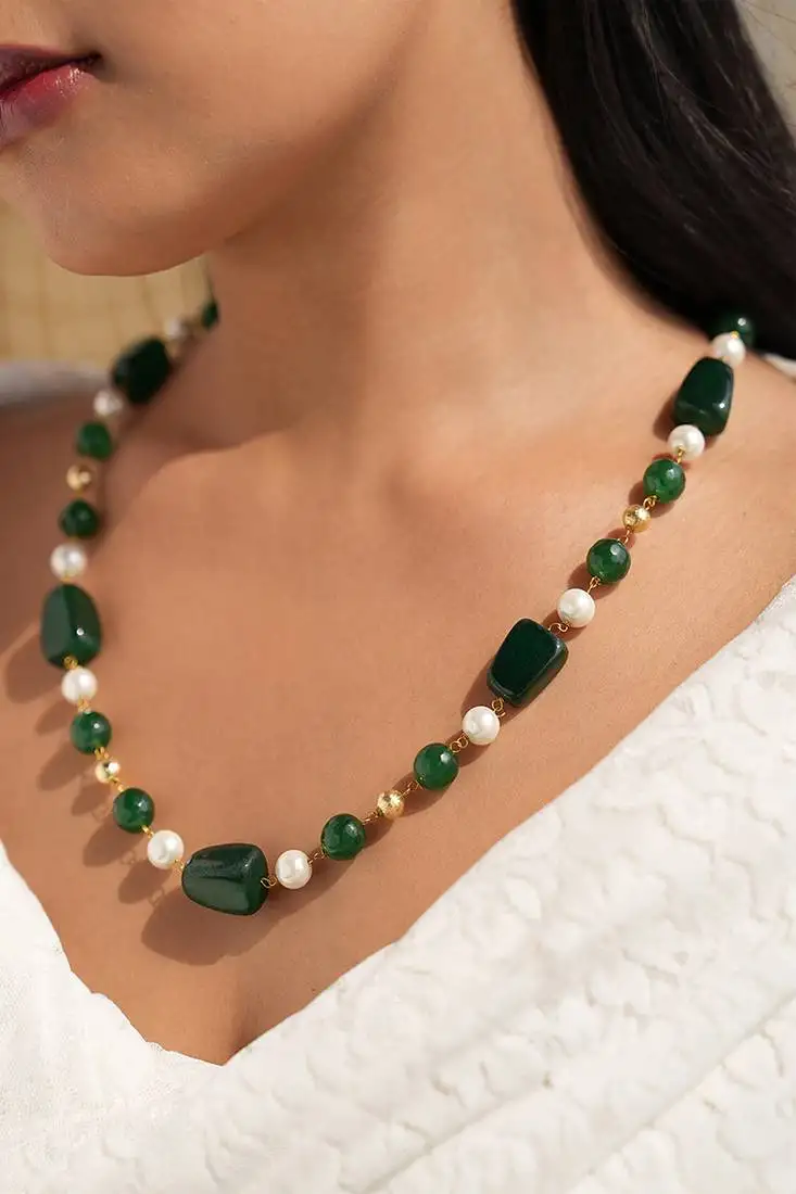 Emerald whisper green quartz stone necklace