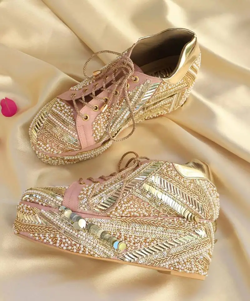 Silver woven synthetic leather shoes