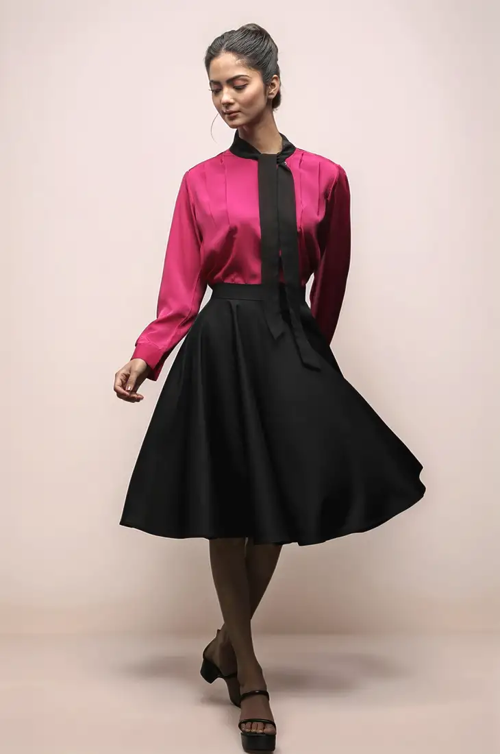 Viaana flower hair band blue color