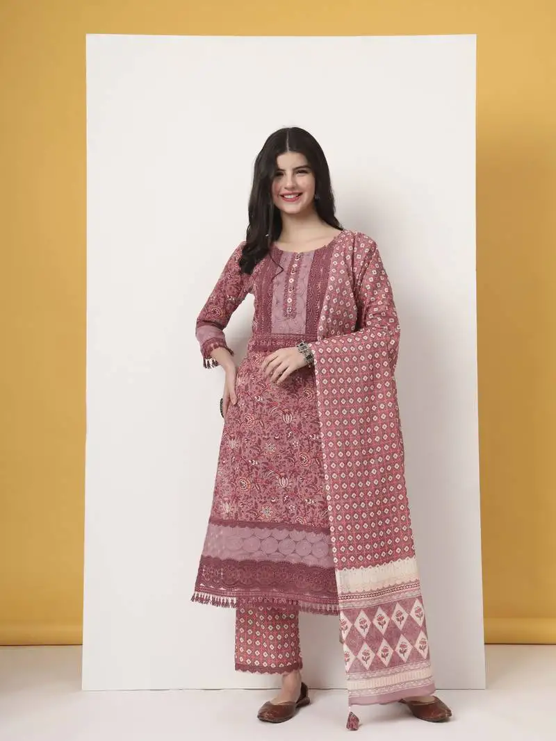 Cotton pink kurta dupatta set with lace detailing