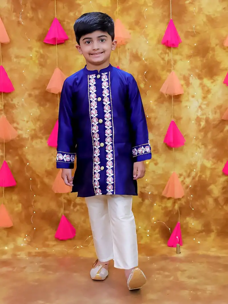 Blue embroidered taffeta sherwani set