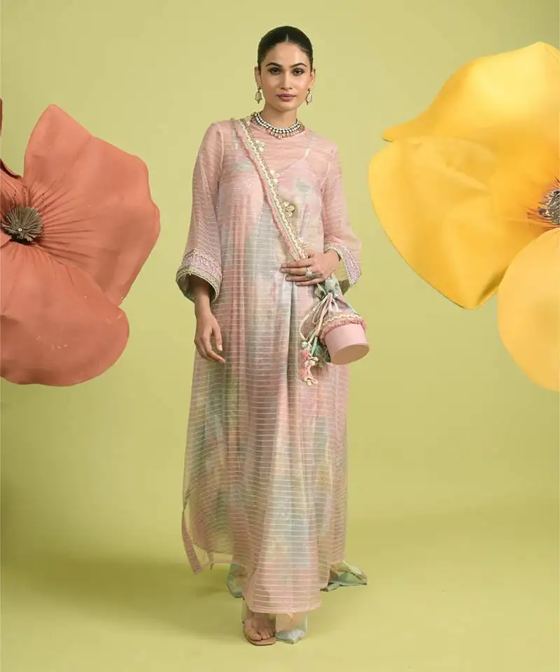 Baby pink floral print cotton kurta sets