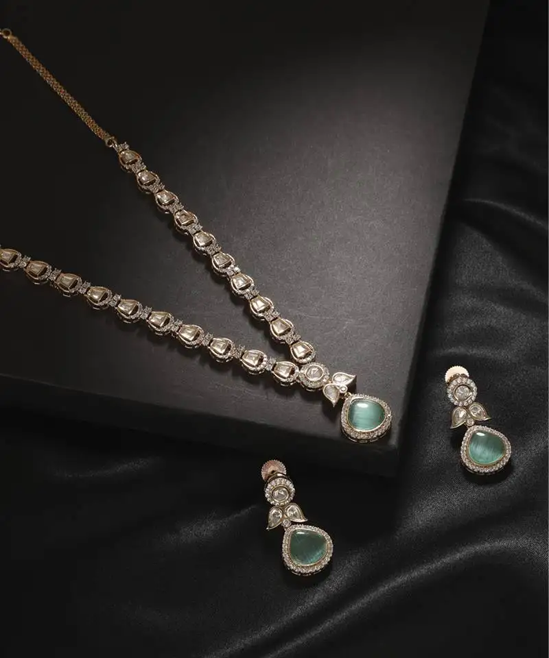 Gold kundan necklace set