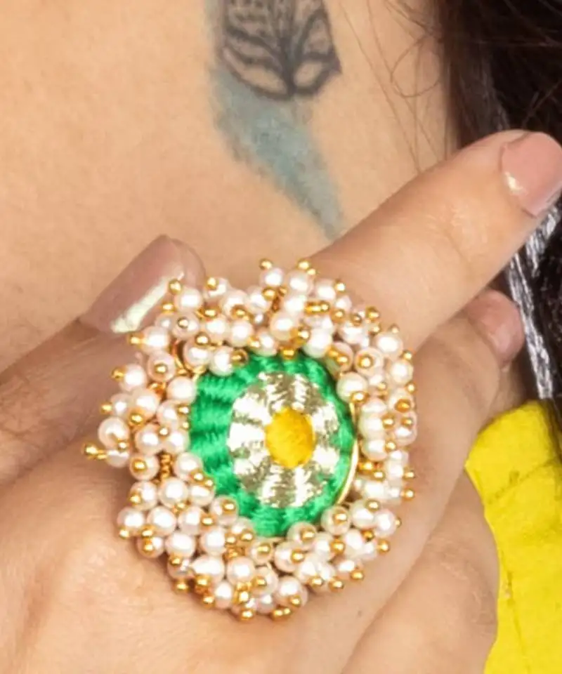 Zest bloom lime green & yellow ring