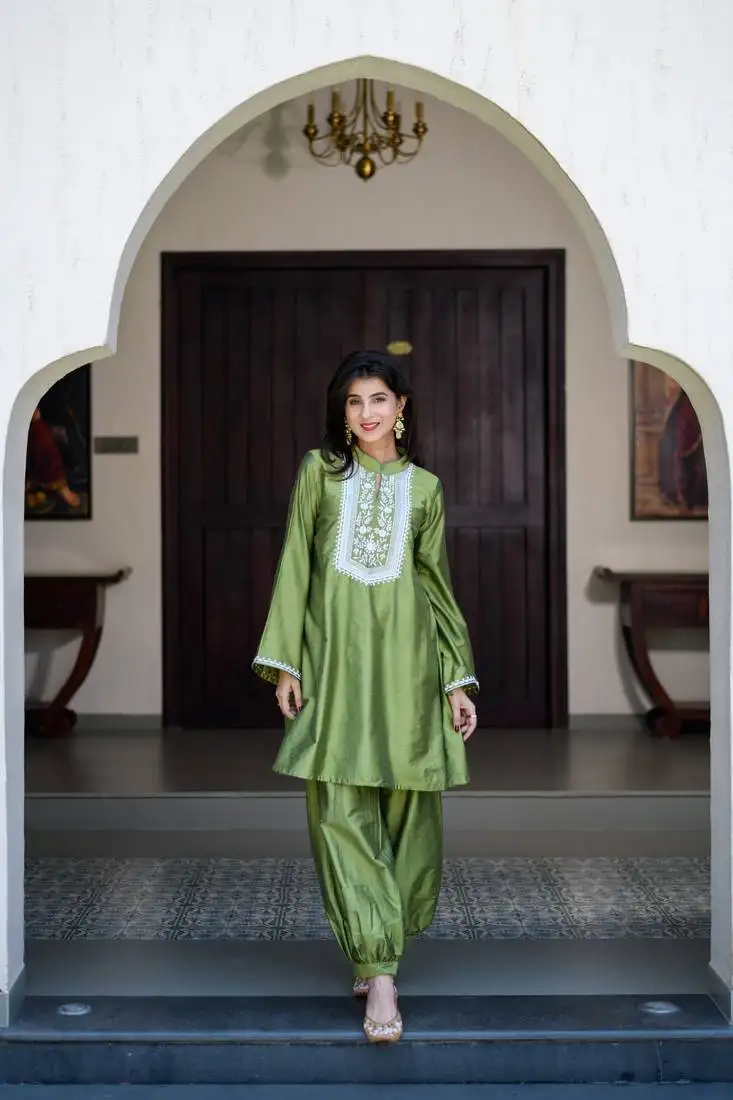 Mehendi green kurta embroidery co-ord set