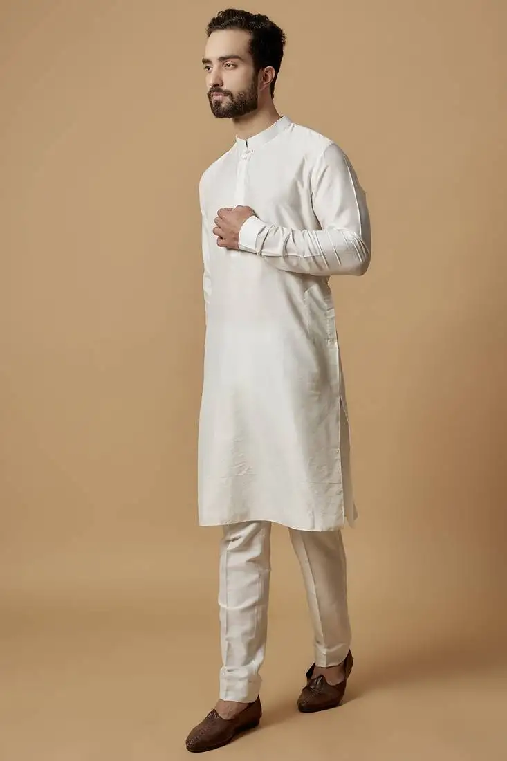 Off-white tab detail kurta set