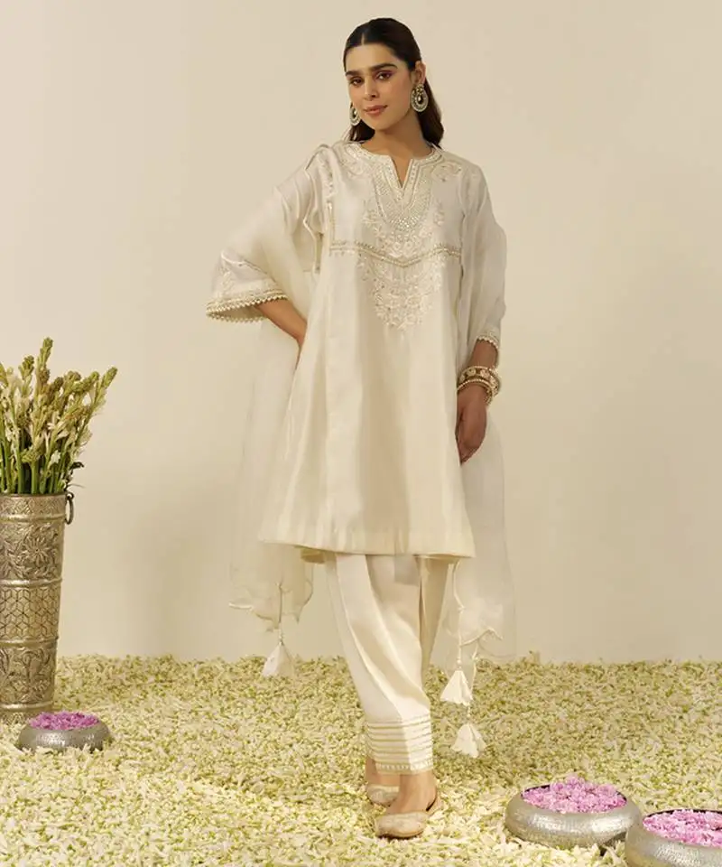 Daisy ivory aiza - short chauga with salwar