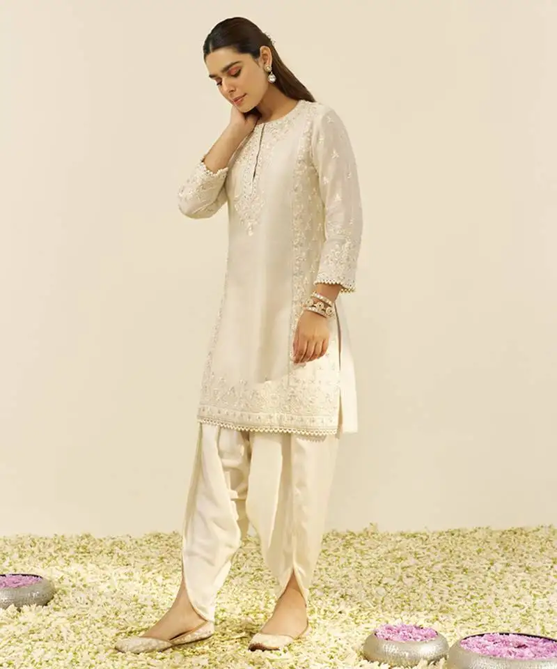 Daisy ivory zaisha - short kurta with dhoti