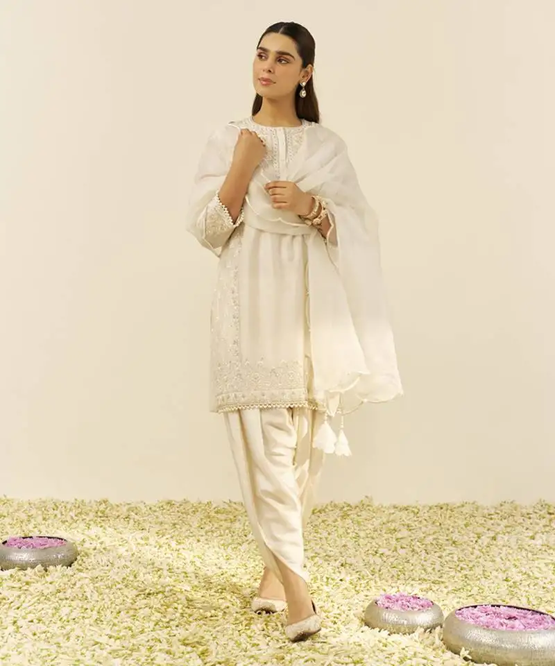 Daisy ivory zaisha - short kurta with dhoti and dupatta