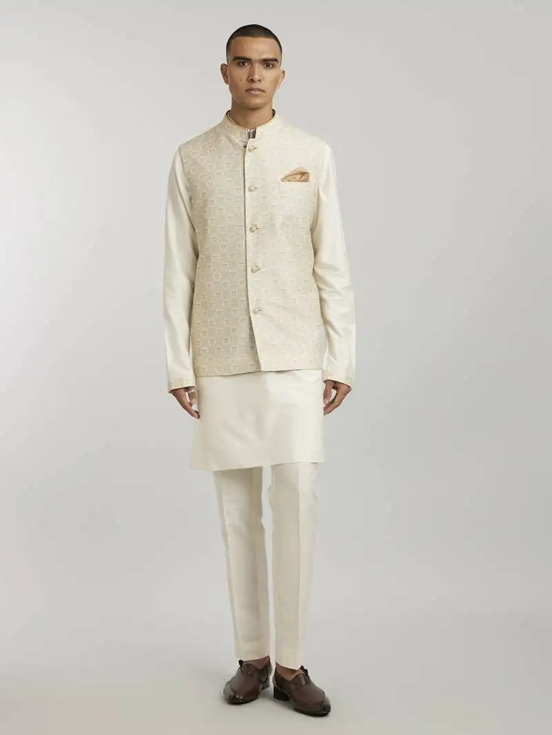 Ivory emblem printed bandhi jacket