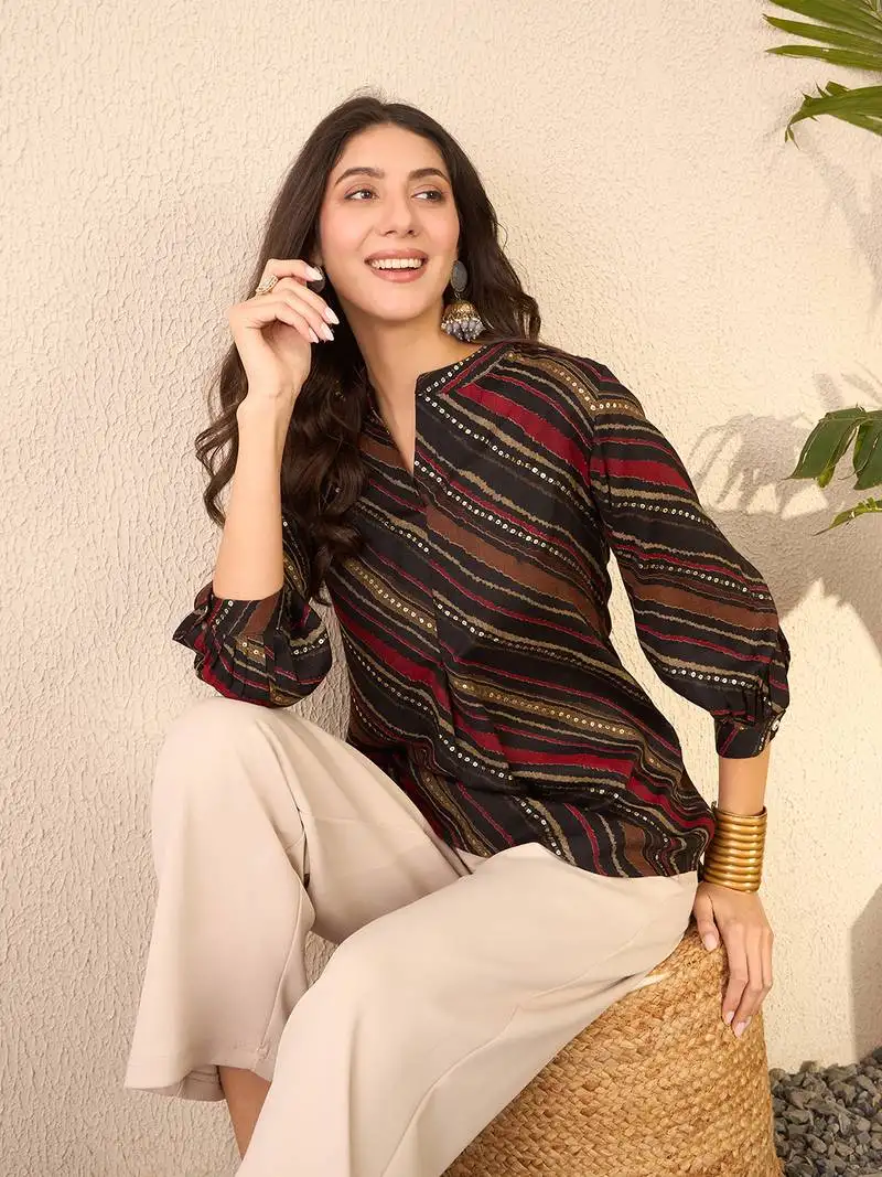 Women black cotton blend leheriya printed regular top