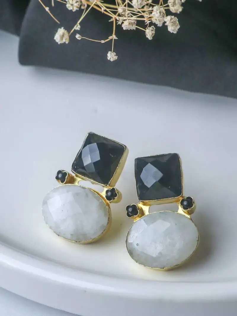 Natural b&w stone studs