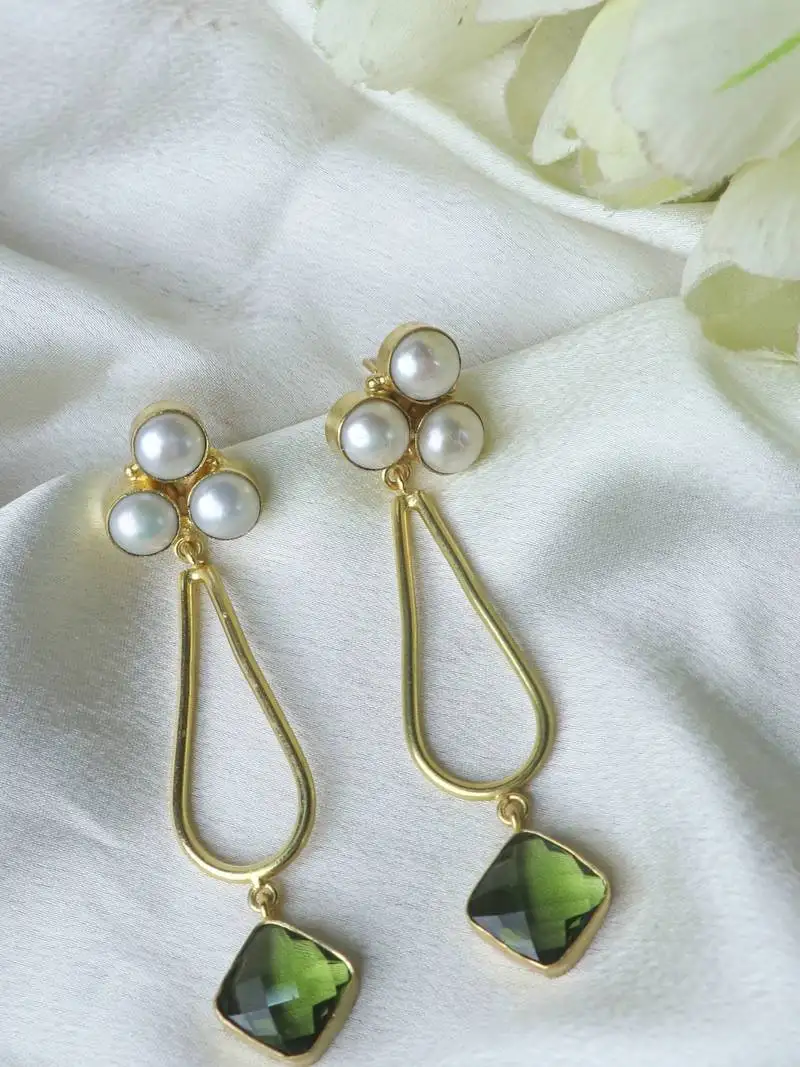 Handcrafted transparent basil western earring