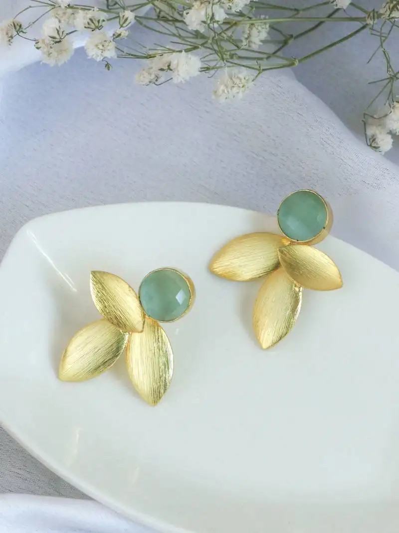 Delight mint leaf studs