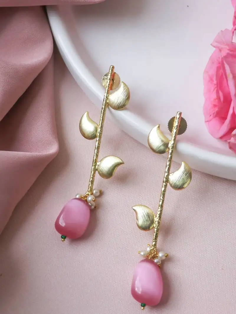 Western leaf pink earring