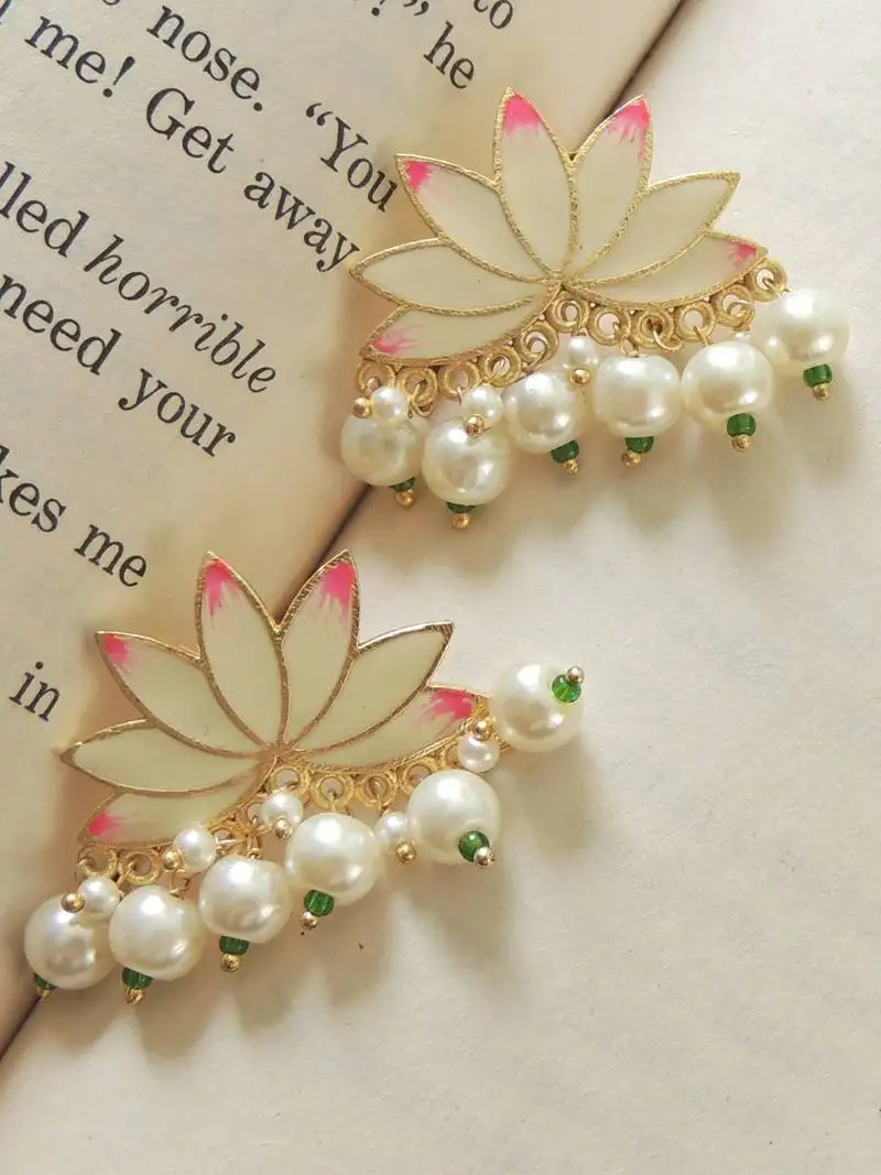 Delight lotus enamel pearl studs