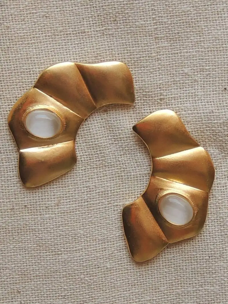 Western matte finish gold plated studs