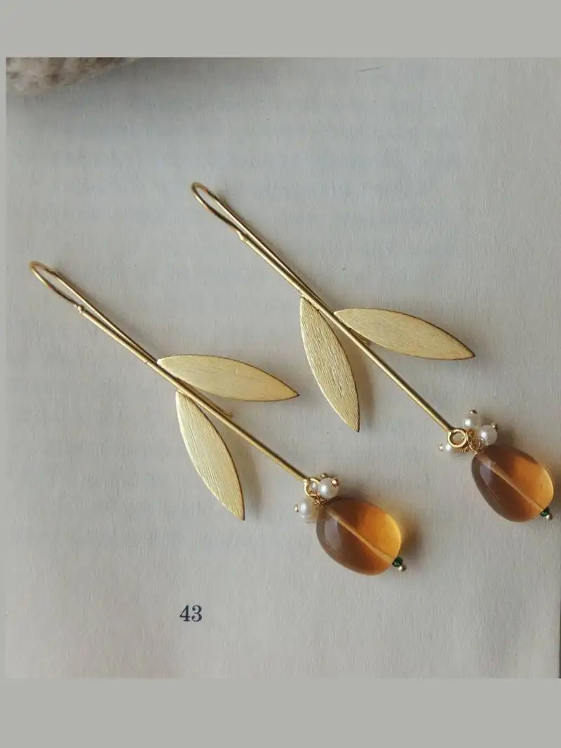 Western u-hook leaf earring - champagne