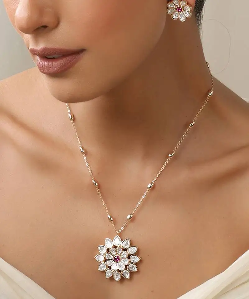 Red rose gold polki pendant set