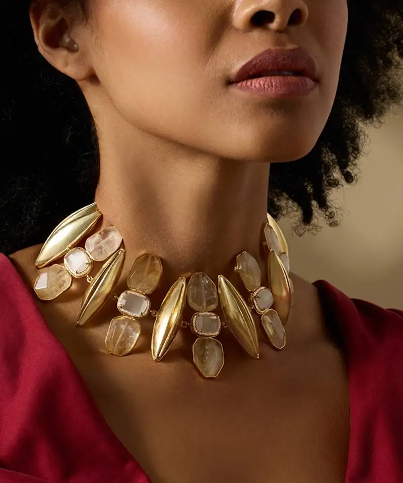 Beige elira necklace