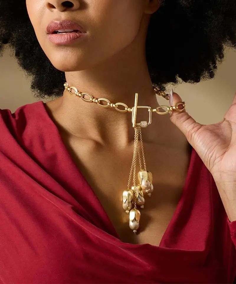 Gold aurethea necklace