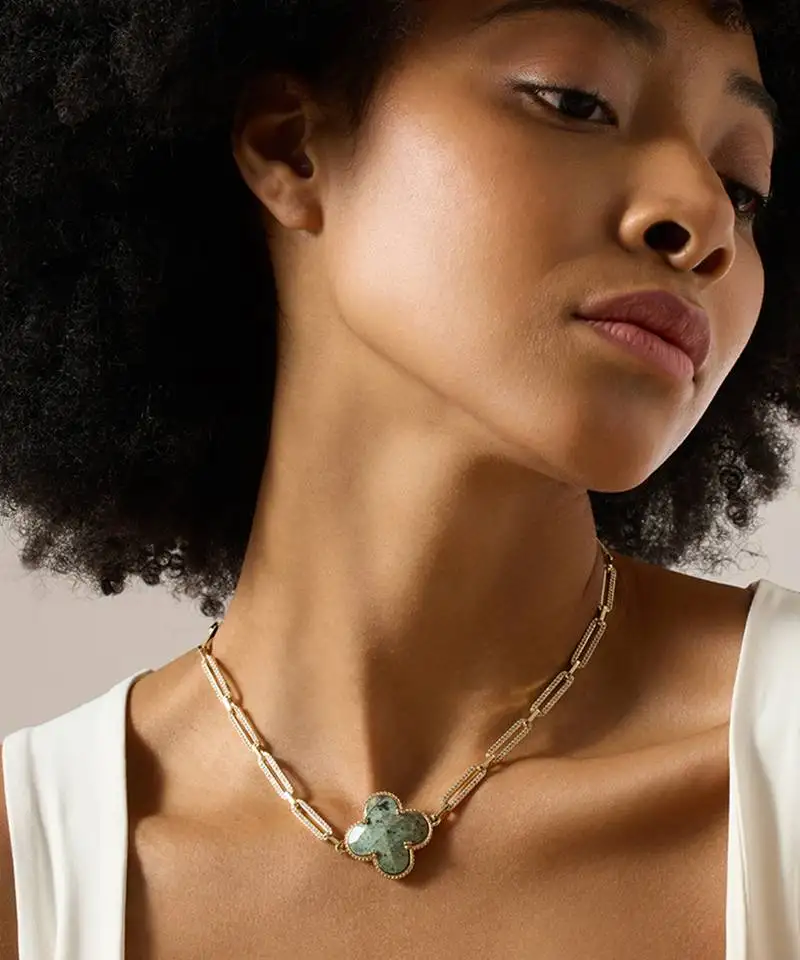 Green norelia necklace