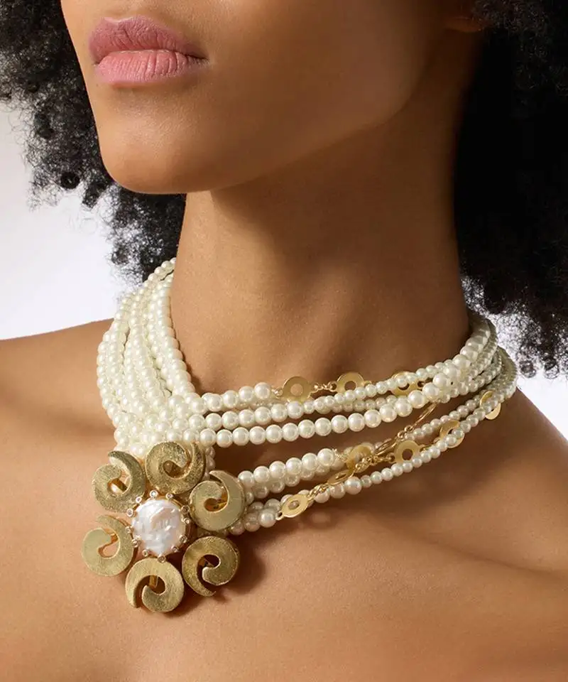 White eluneth necklace