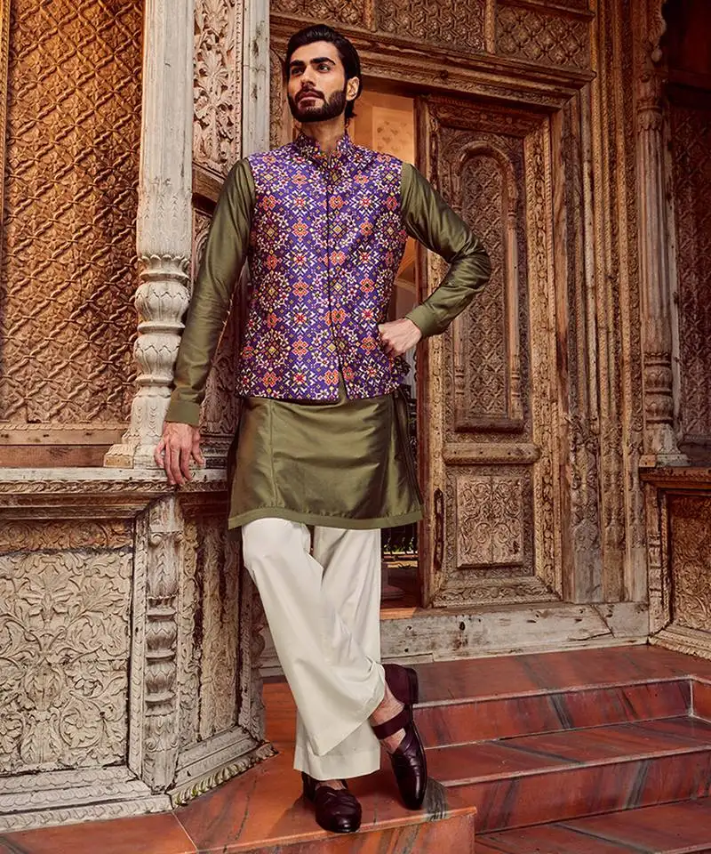 Purple raw silk mirror embellished bundi set