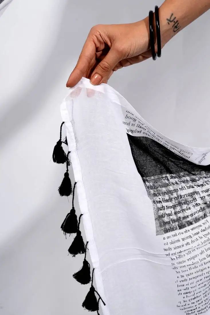 Black & white woven mul cotton handloom saree