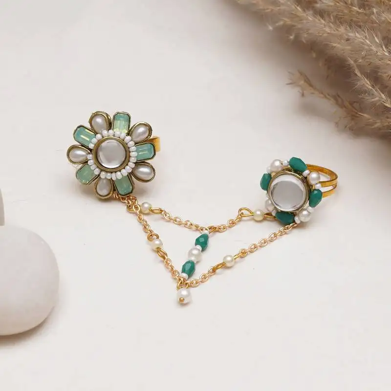 Garden green two-finger ring