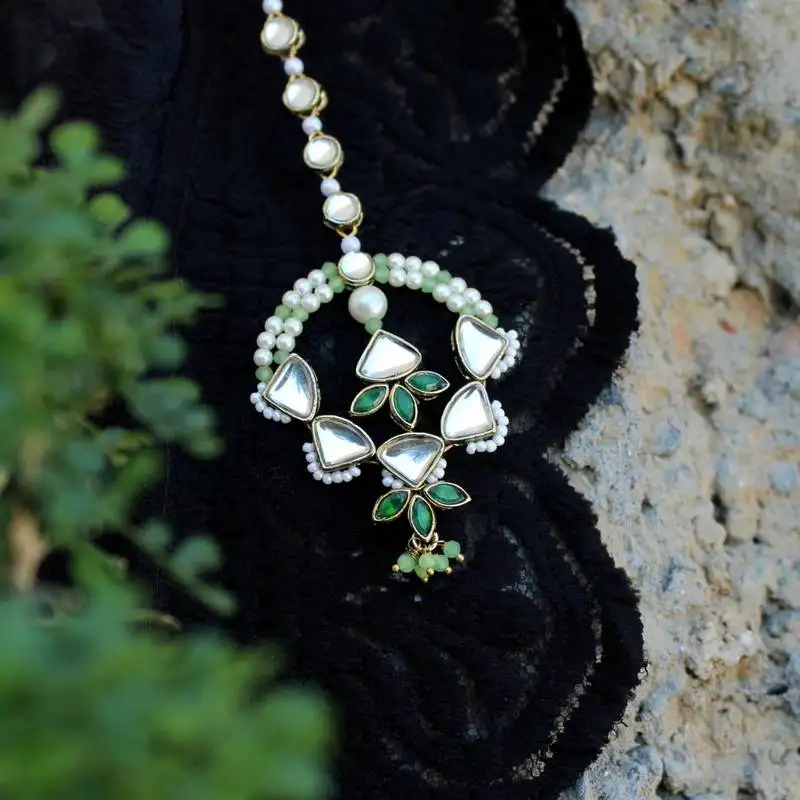 Geometric aesthetic maangtika