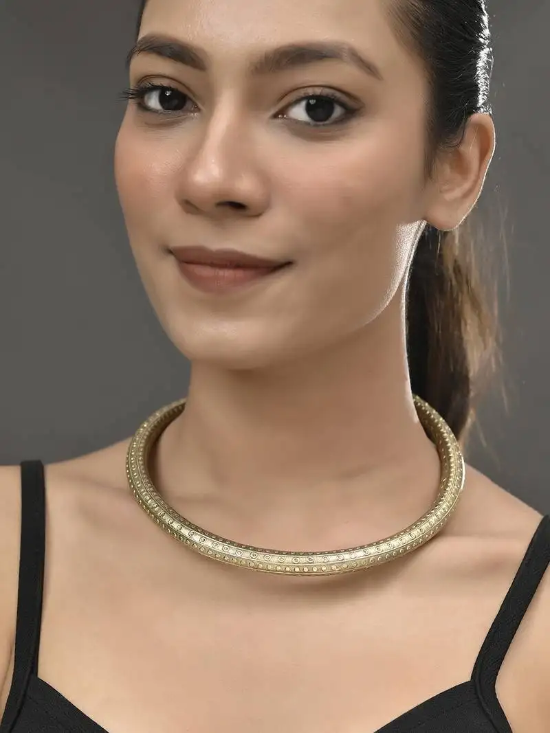 Gold brass gold-plated textured choker necklace