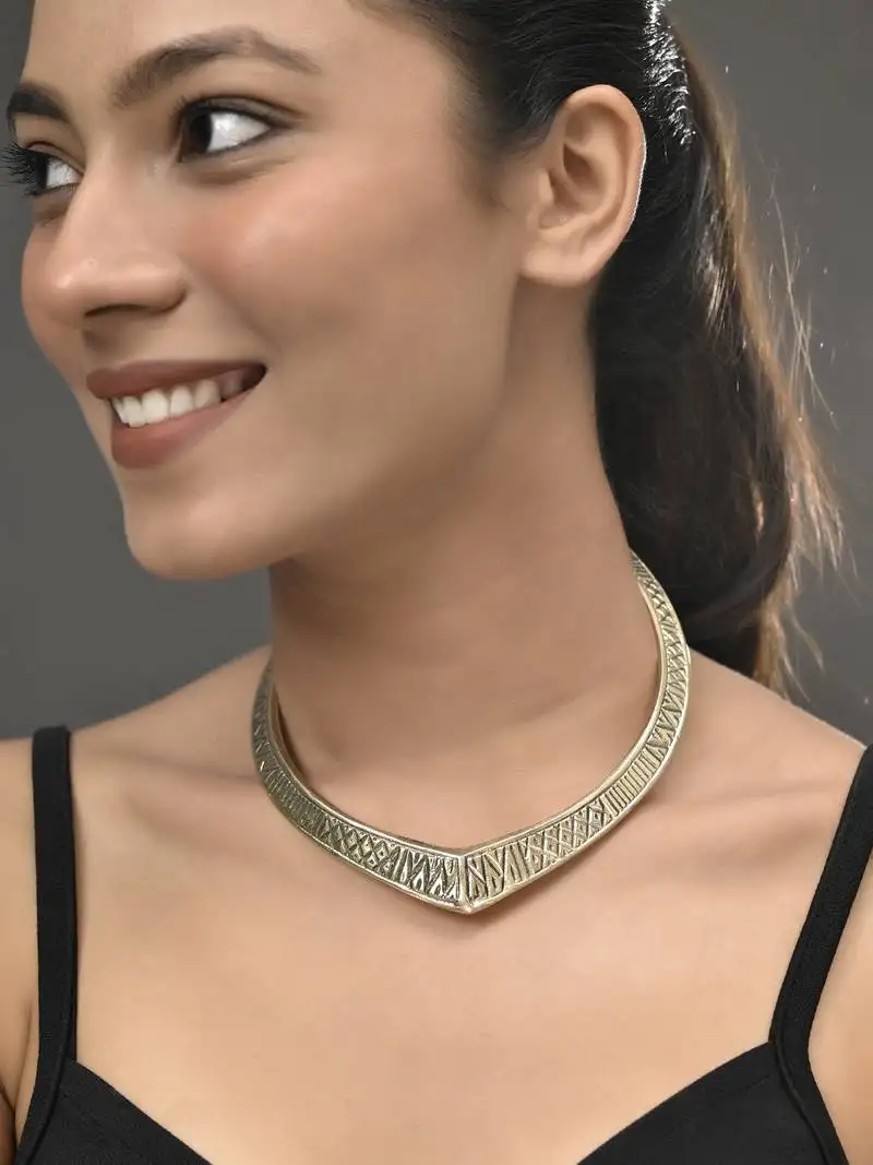 Gold plated v-shaped necklace for women