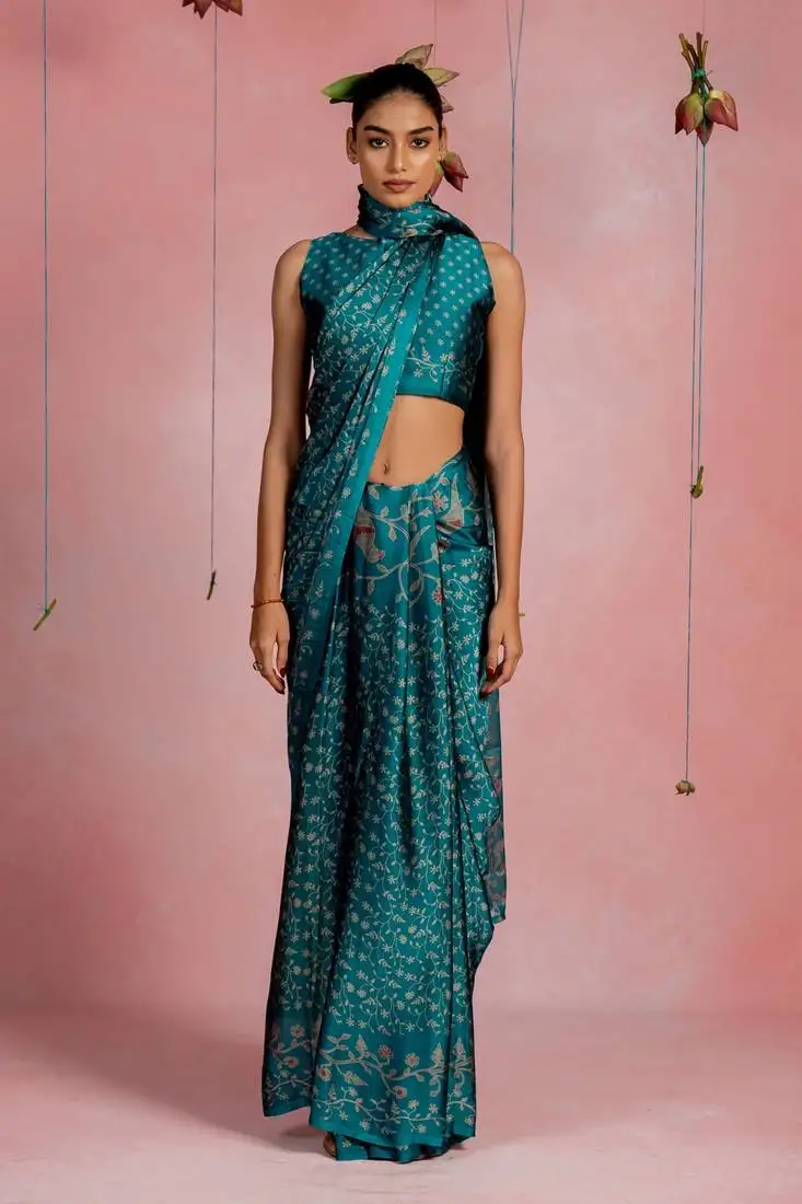 Teal chiffon floral print saree with unstitched blouse piece