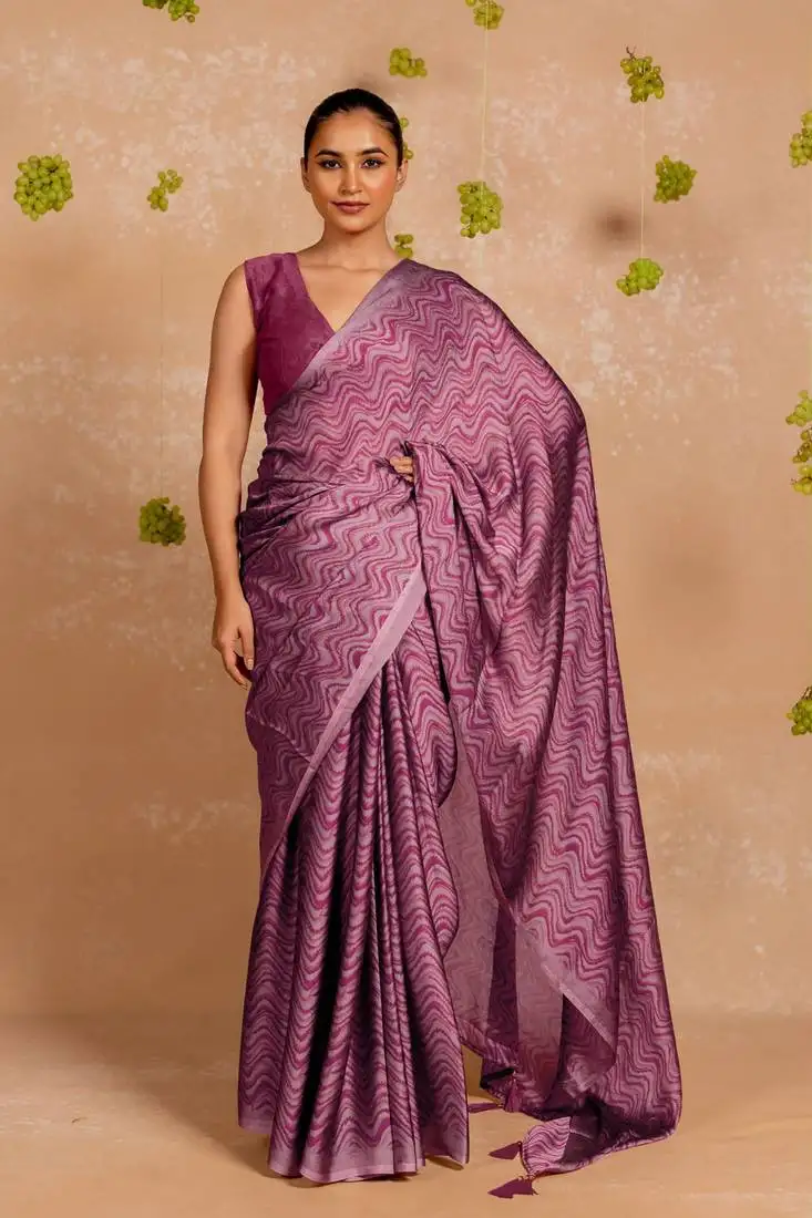Dusty purple chiffon chevron print saree with unstitched blouse piece