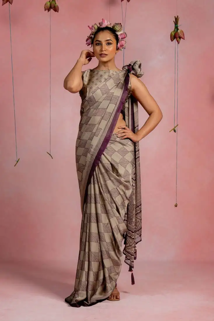 Dusty beige chiffon geometric paisley print saree with unstitched blouse piece